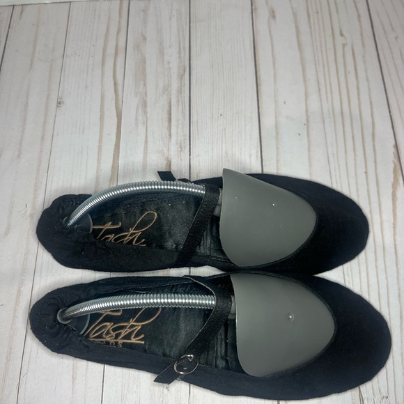 Tash Folds - Picture 6 of 9